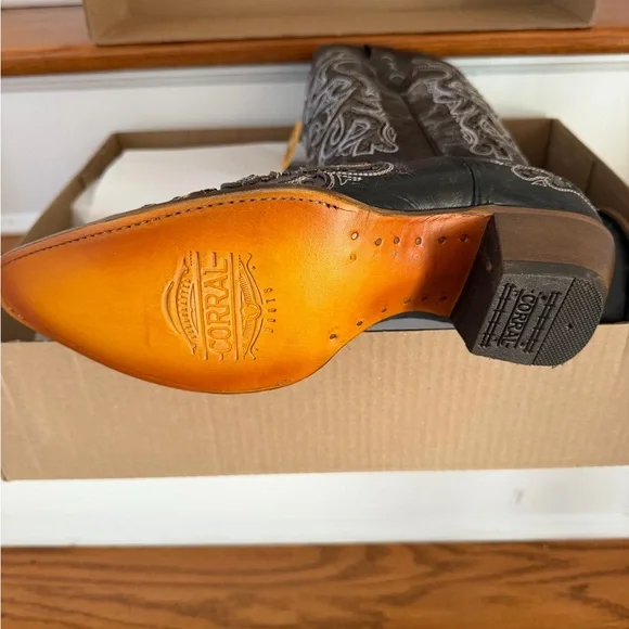 Black and Pewter, studs and rhinestones Embroidered Cowboy Boots, size 10 - Picture 6 of 8